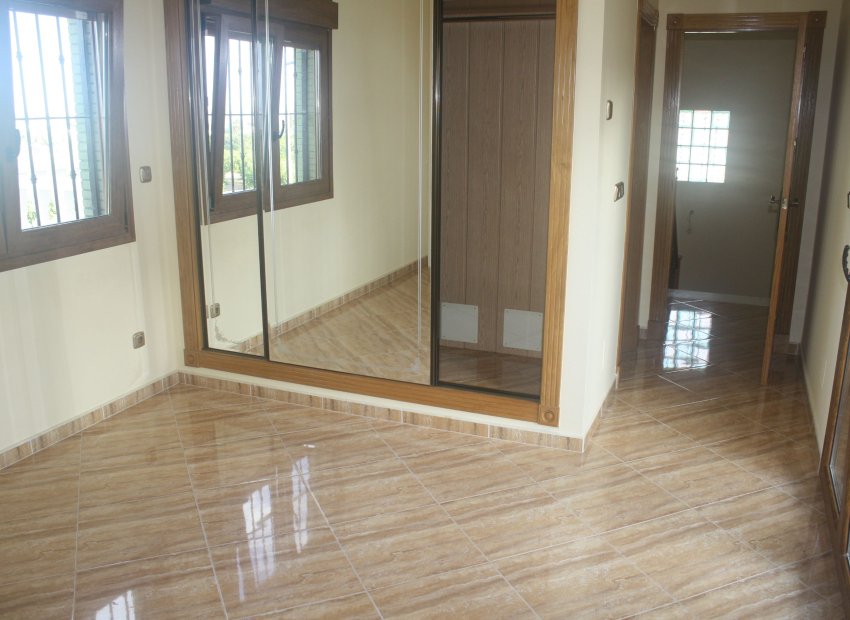 Obra nueva - Villa independiente -
Torrevieja