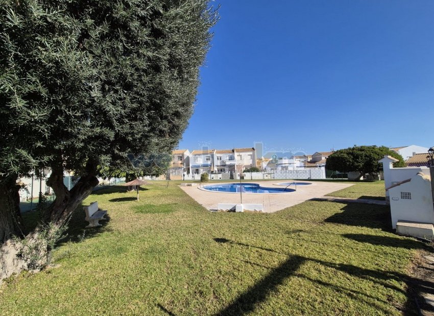 Resale - bungalow -
Orihuela Costa - La Florida