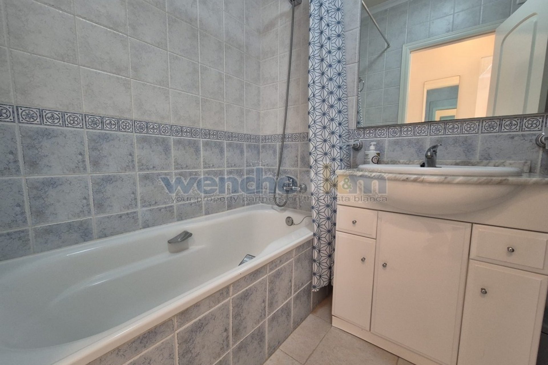 Resale - bungalow -
Orihuela Costa - Las Chismosas