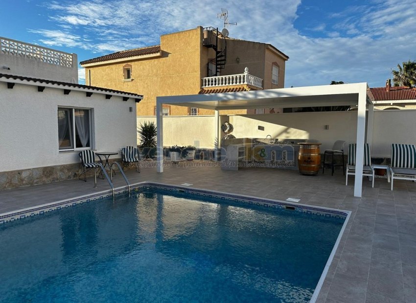 Resale - Detached Villa -
Orihuela Costa - Los Balcones