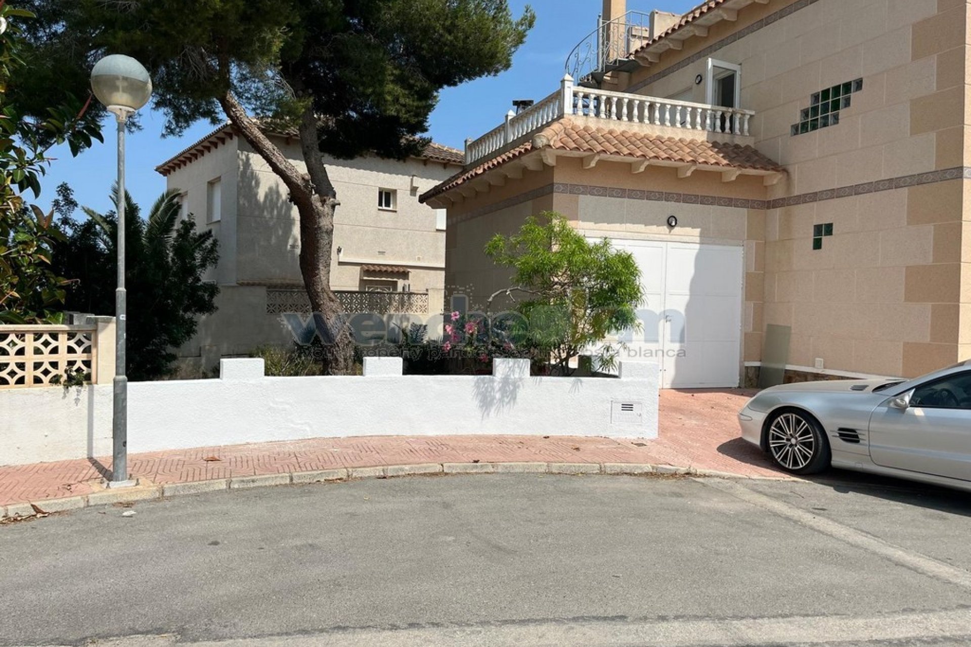 Resale - Detached Villa -
San Miguel de Salinas