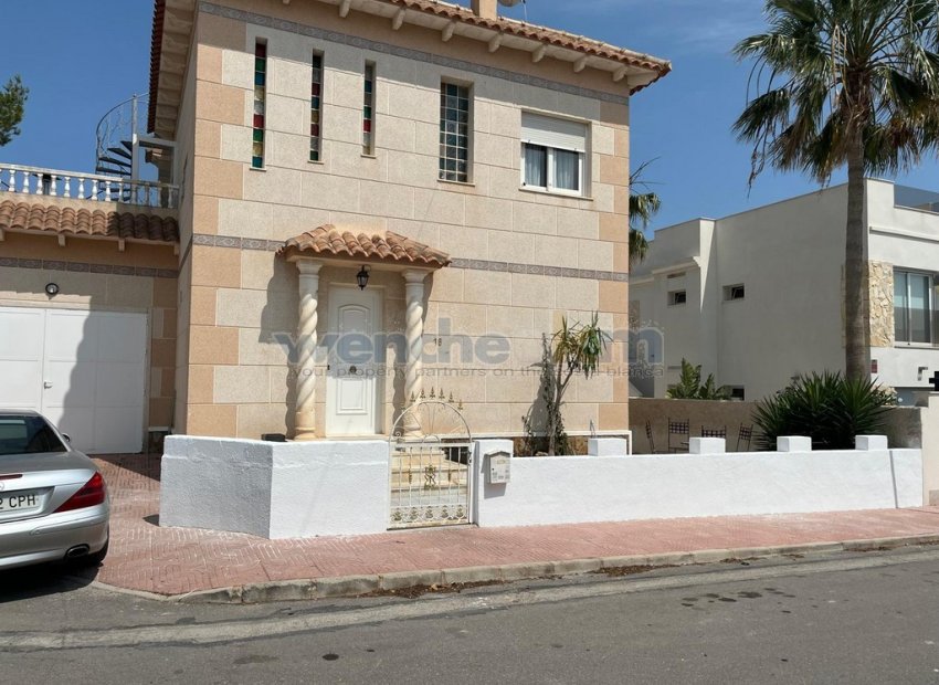 Resale - Detached Villa -
San Miguel de Salinas