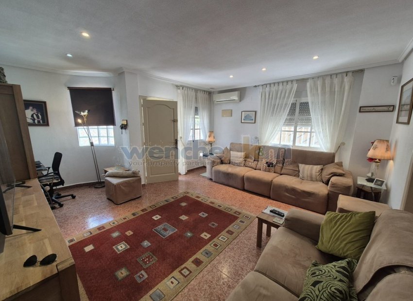 Resale - Detached Villa -
Torrevieja