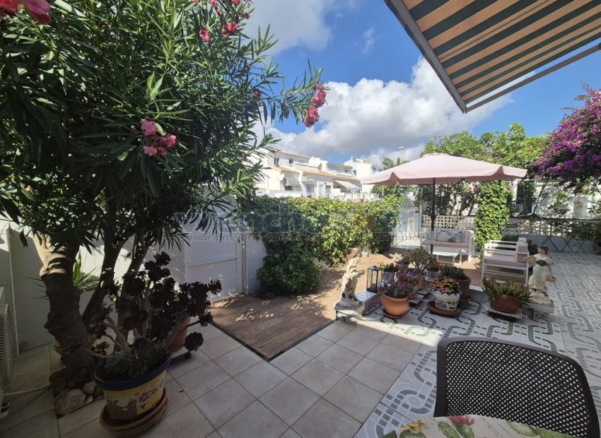 Resale - Quatro -
Orihuela Costa - La Florida