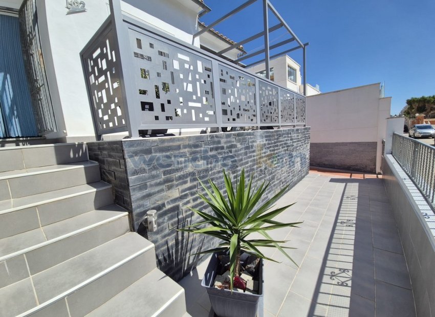 Resale - Quatro -
Orihuela Costa - La Florida