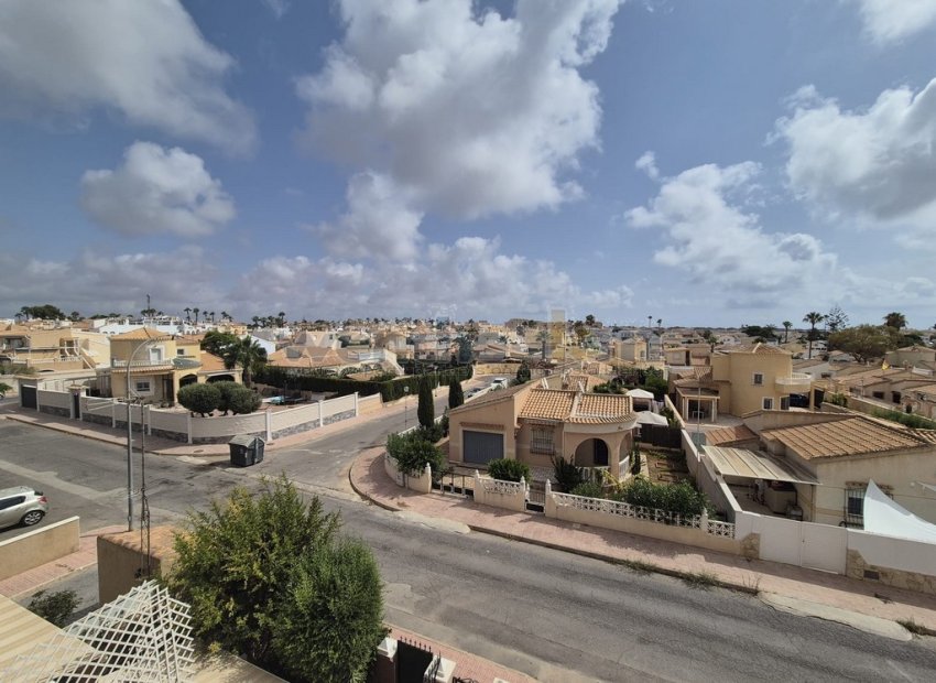 Resale - Terraced House -
Orihuela Costa - La Florida