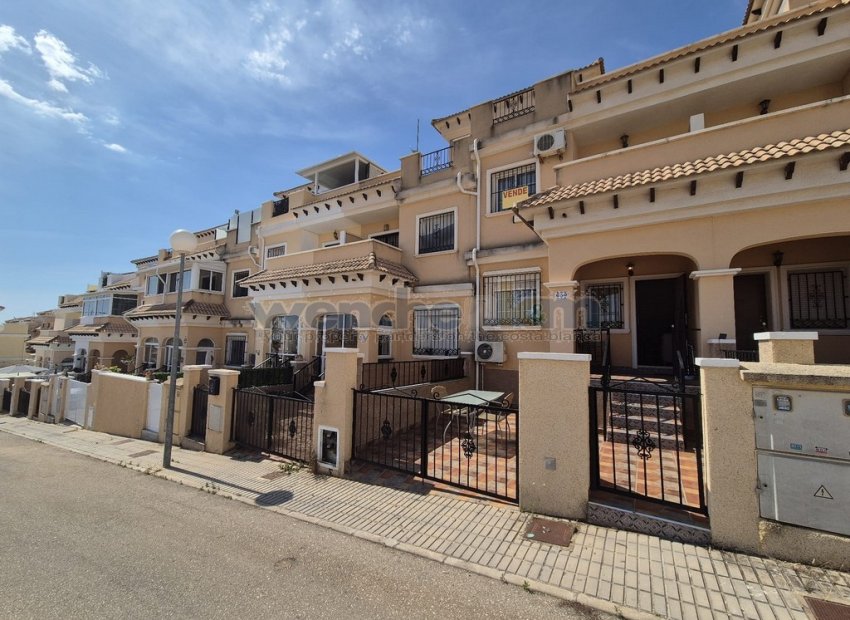 Resale - Terraced House -
Orihuela Costa - Villamartín