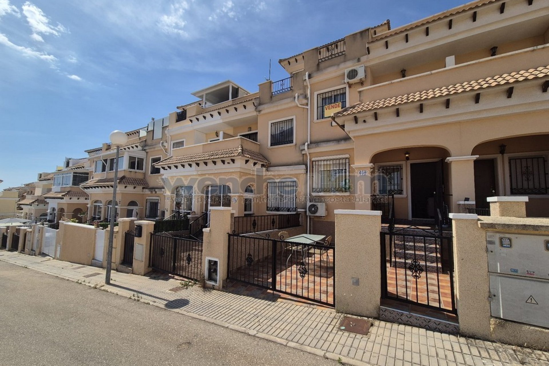 Resale - Terraced House -
Orihuela Costa - Villamartín