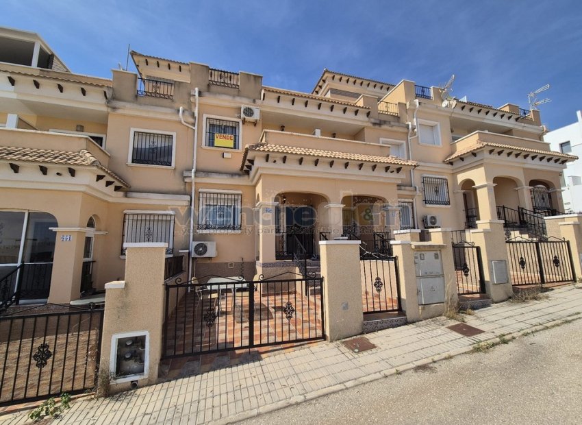 Resale - Terraced House -
Orihuela Costa - Villamartín