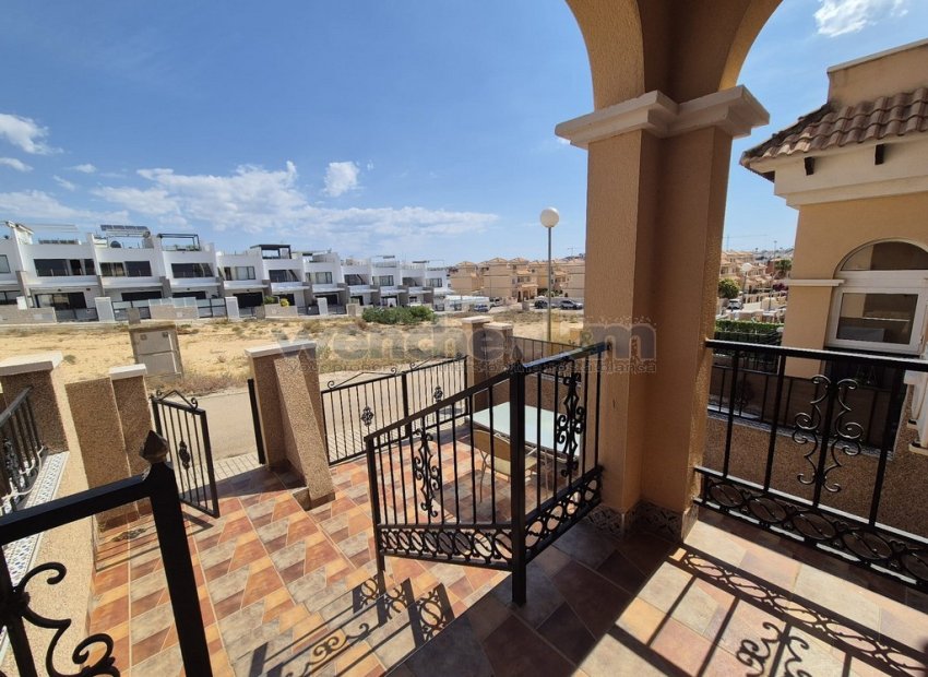 Resale - Terraced House -
Orihuela Costa - Villamartín