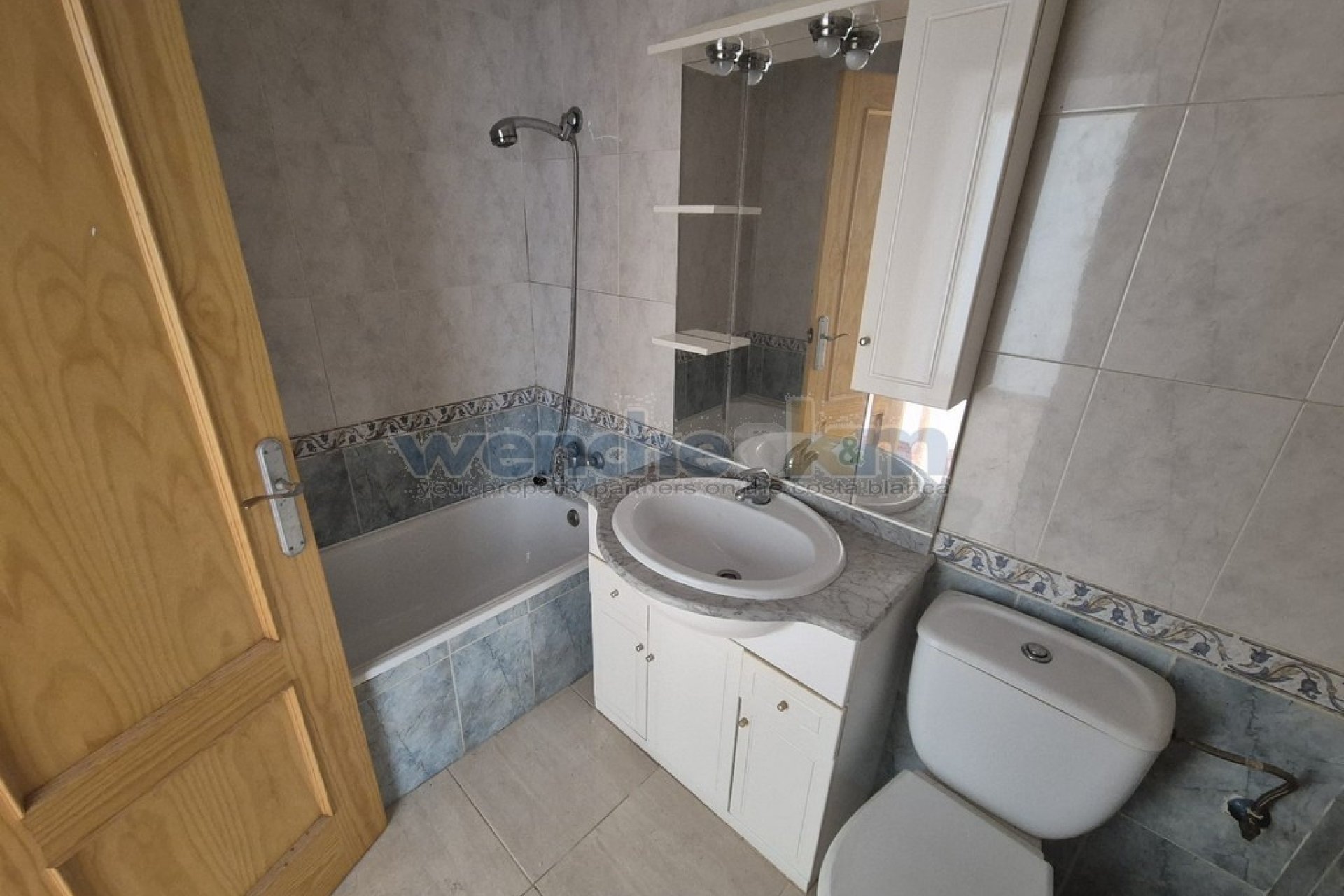 Reventa - Bungalow-Piso -
Orihuela Costa