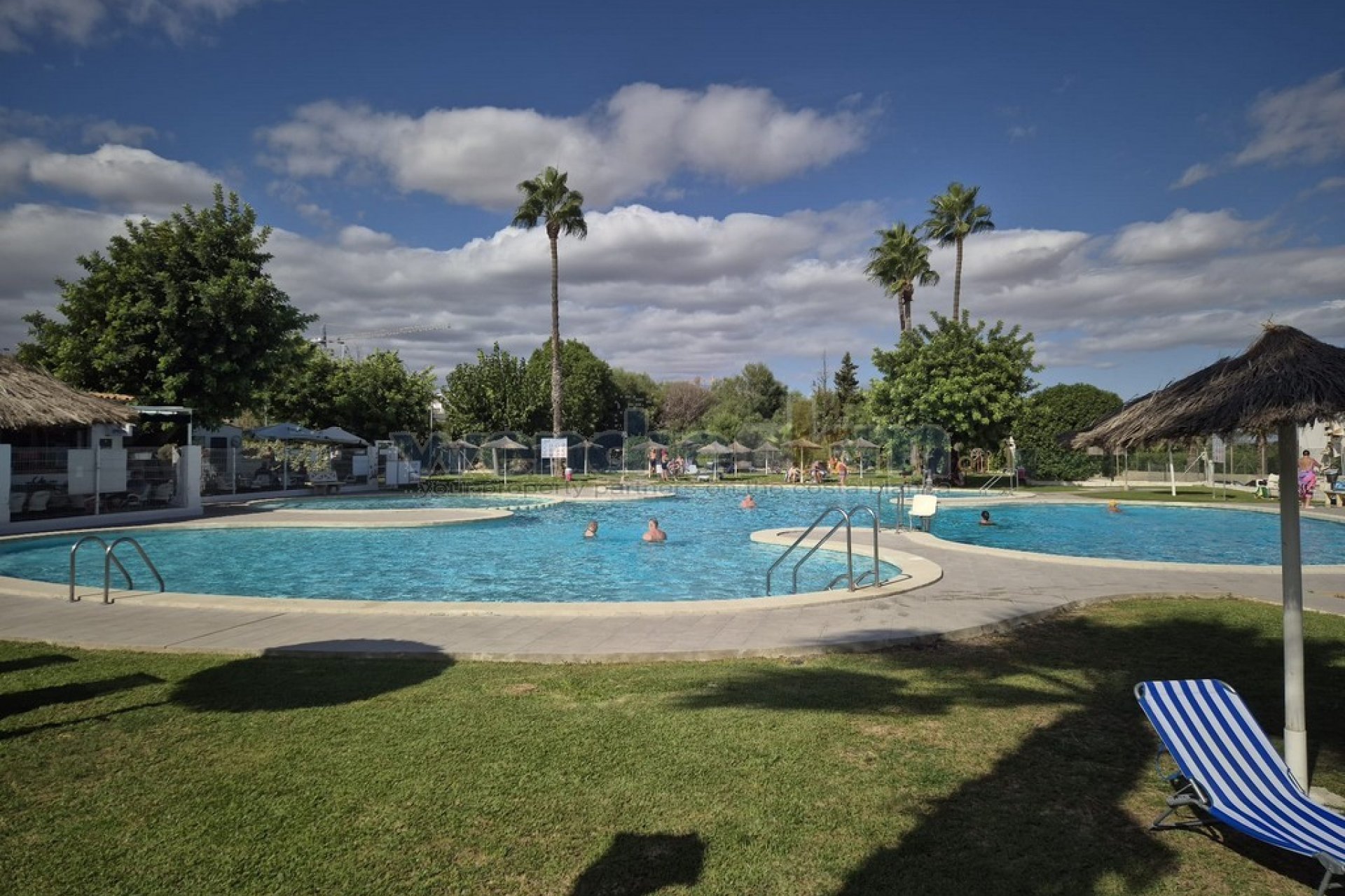 Reventa - Bungalow-Piso -
Torrevieja - Los Balcones