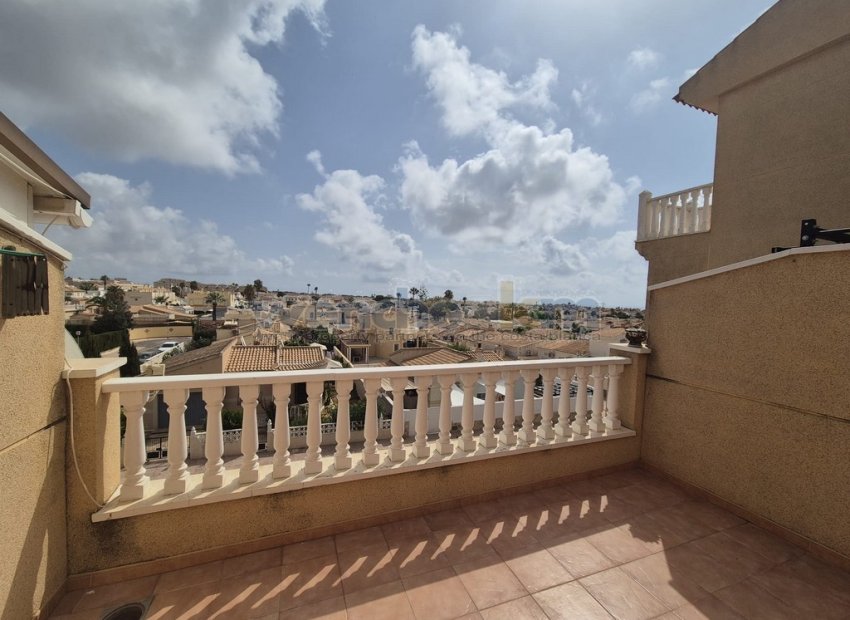 Reventa - Casa Adosada -
Orihuela Costa - La Florida