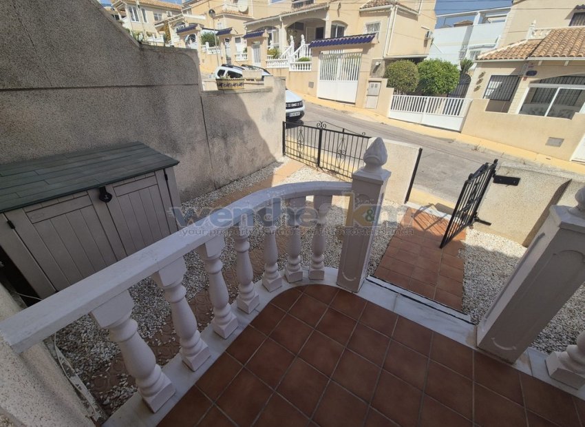 Reventa - Casa Adosada -
San Miguel de Salinas