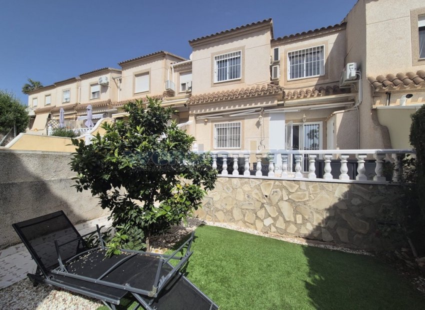 Reventa - Casa Adosada -
San Miguel de Salinas