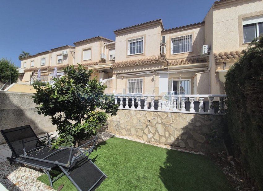 Reventa - Casa Adosada -
San Miguel de Salinas