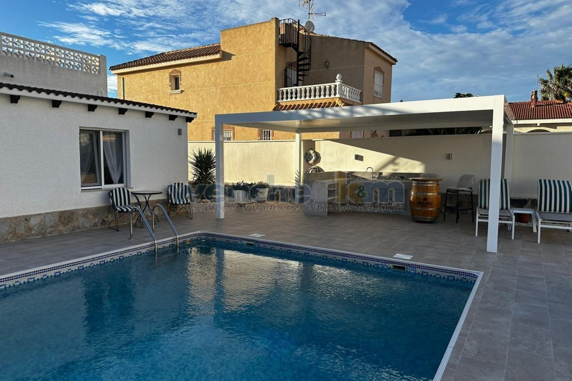 Reventa - Villa independiente -
Orihuela Costa - Los Balcones