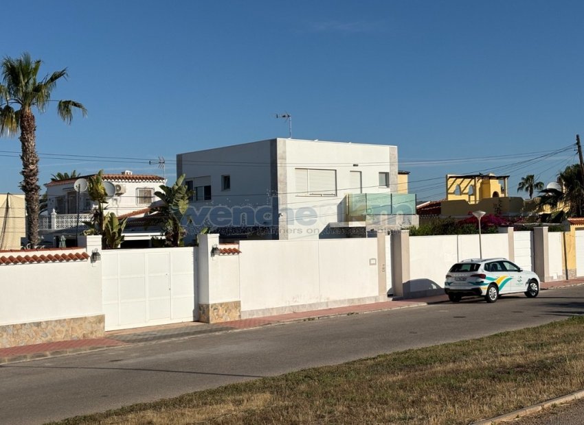 Revente - Villa individuelle -
Torrevieja - La Siesta - El Salado -  Torreta