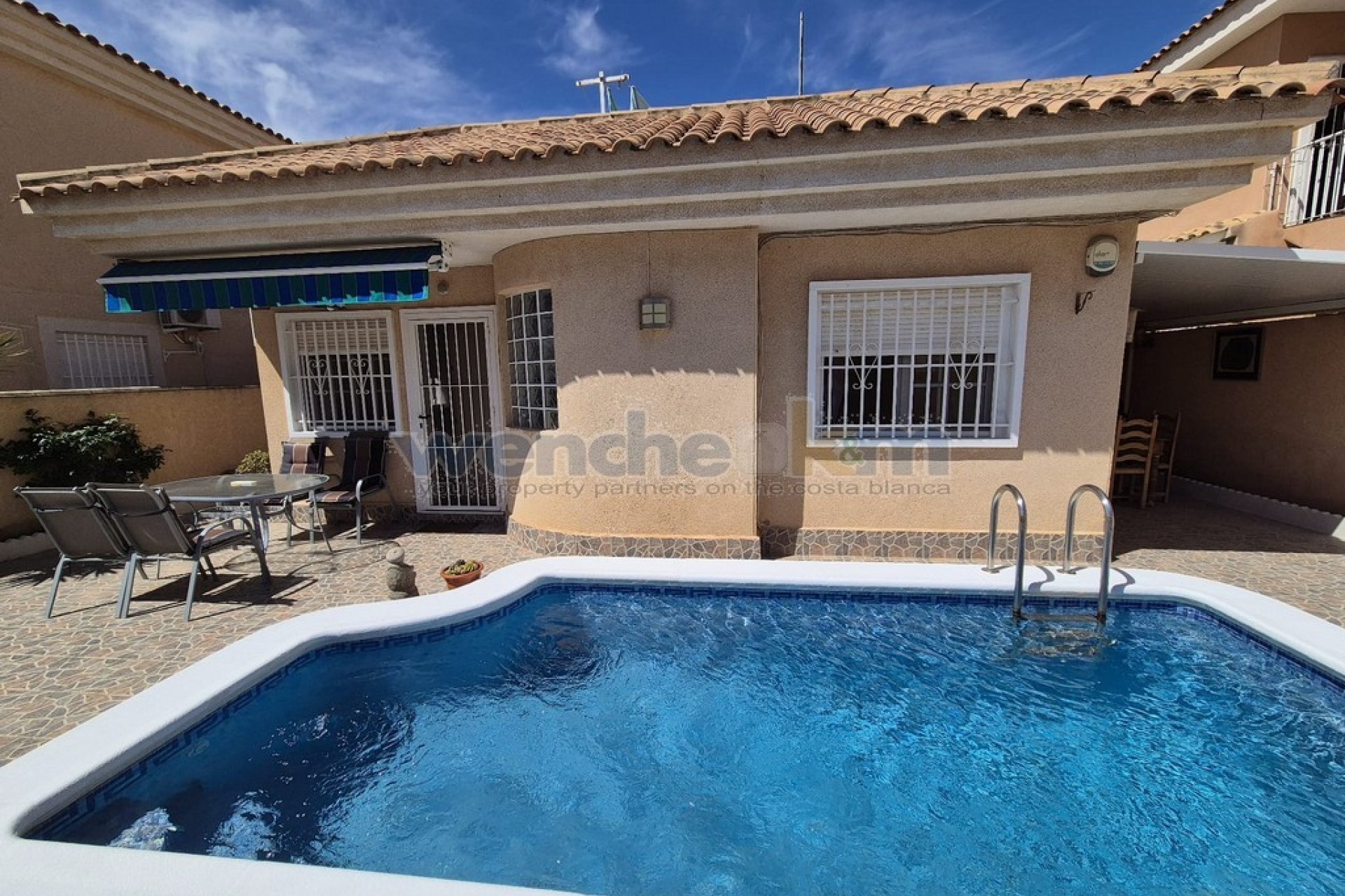 Videresalg - Frittliggende villa -
Orihuela Costa - Los Altos