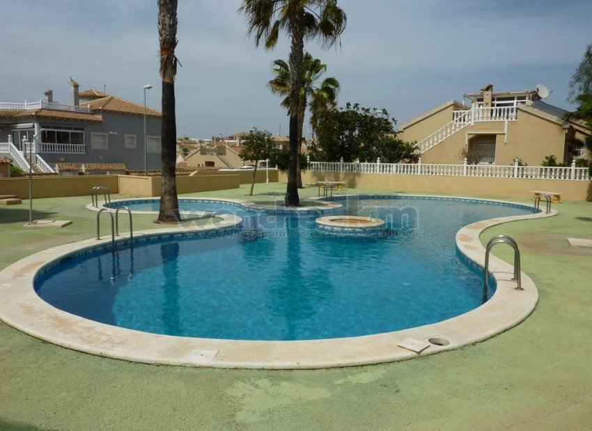 Videresalg - Frittliggende villa -
Orihuela Costa - Los Altos