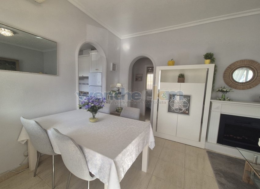 Videresalg - Frittliggende villa -
Orihuela Costa - Los Altos