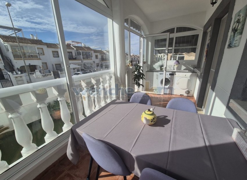 Videresalg - Frittliggende villa -
Orihuela Costa - Los Altos
