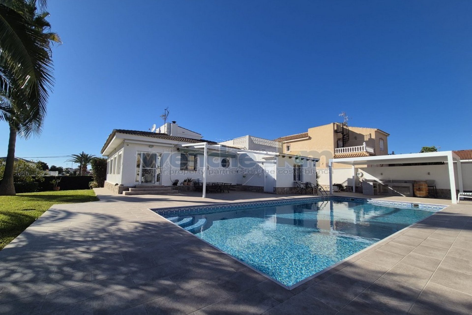 Videresalg - Frittliggende villa -
Orihuela Costa - Los Balcones