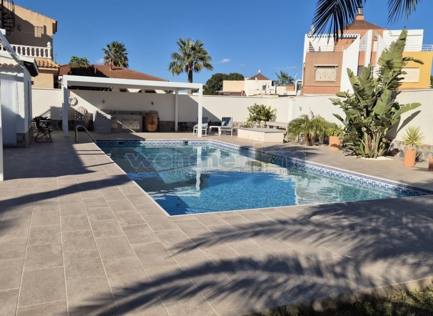 Videresalg - Frittliggende villa -
Orihuela Costa - Los Balcones