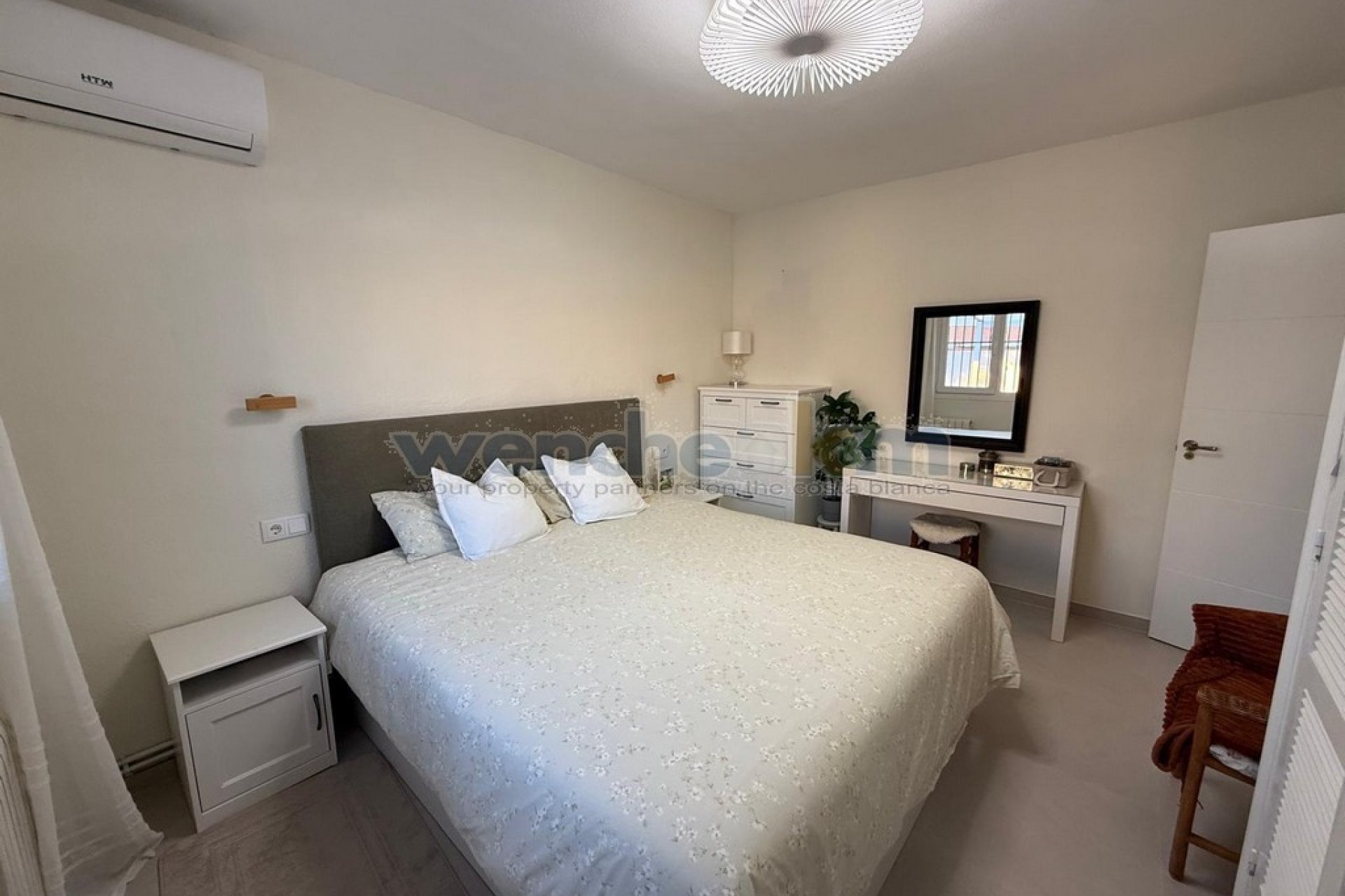 Videresalg - Frittliggende villa -
Orihuela Costa - Los Balcones