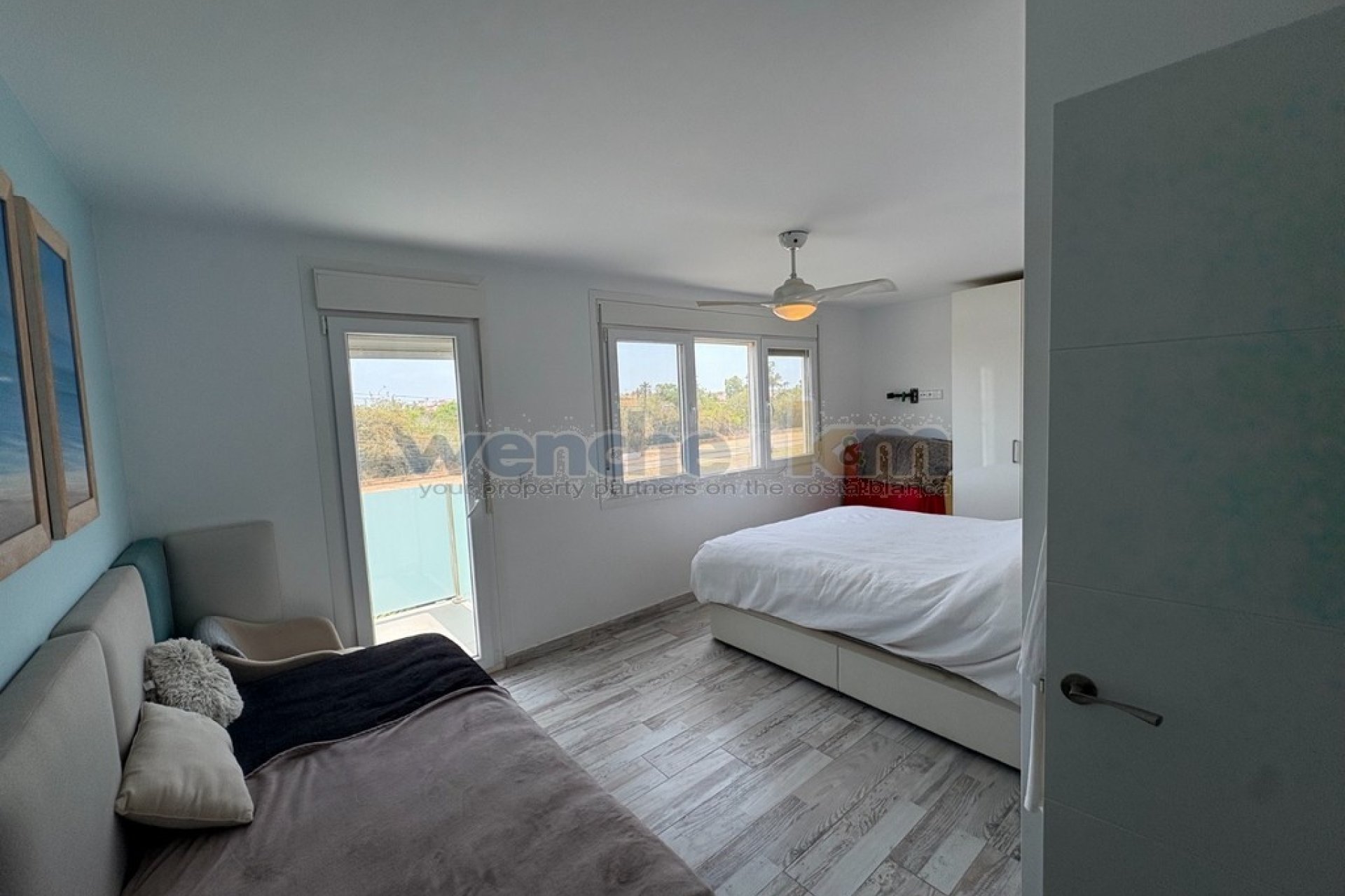 Videresalg - Frittliggende villa -
Torrevieja - La Siesta - El Salado -  Torreta