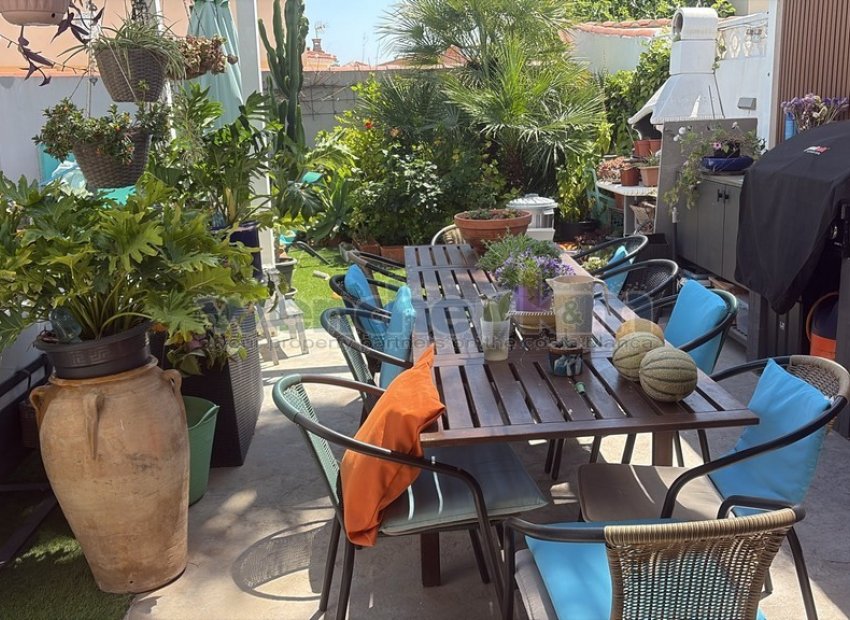 Videresalg - Frittliggende villa -
Torrevieja - La Siesta - El Salado -  Torreta