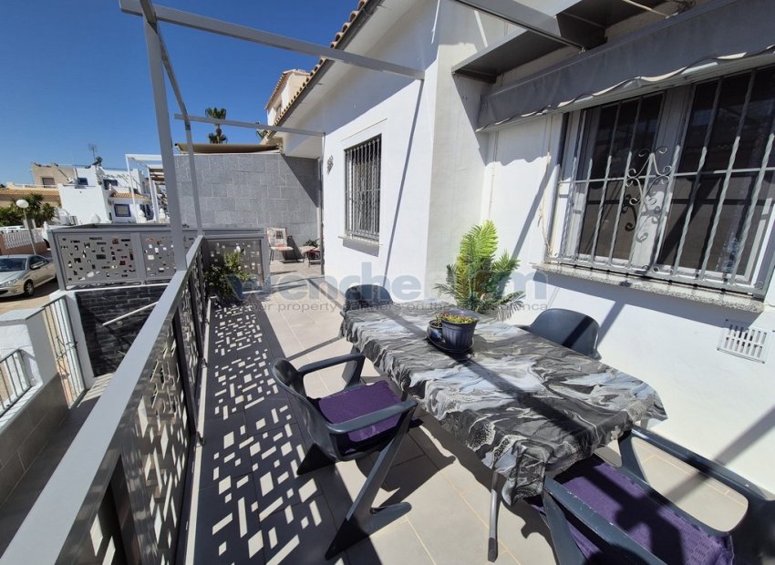 Videresalg - Quatro -
Orihuela Costa - La Florida