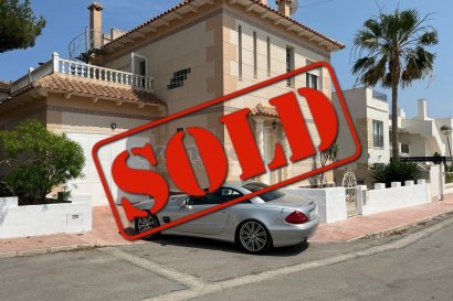 Villa independiente - Reventa - San Miguel de Salinas -
                San Miguel de Salinas