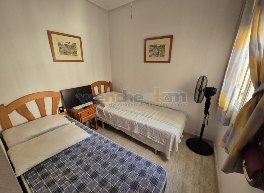 Wiederverkauf - bungalow -
Orihuela Costa - La Florida