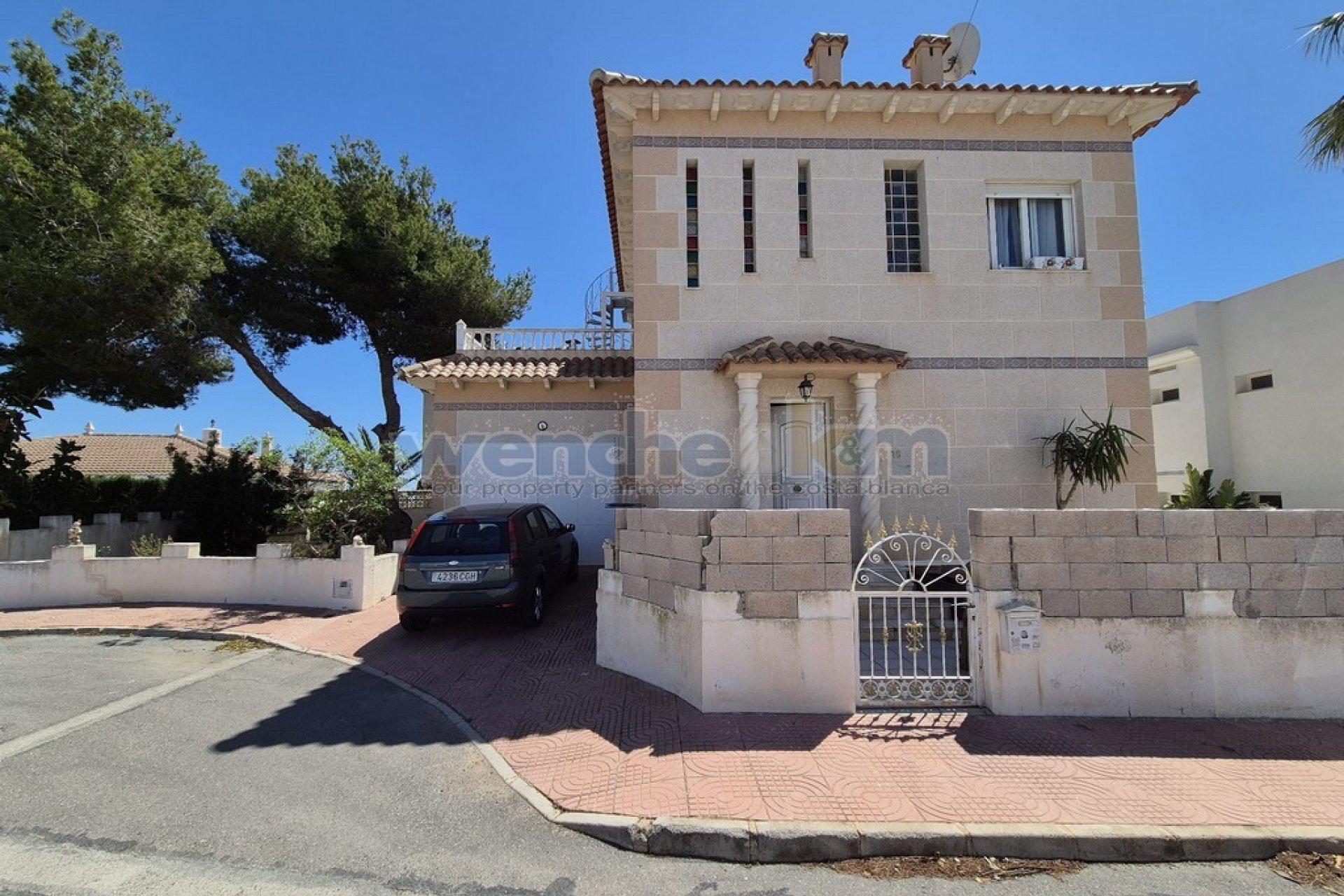 Wiederverkauf - Freistehende Villa -
San Miguel de Salinas