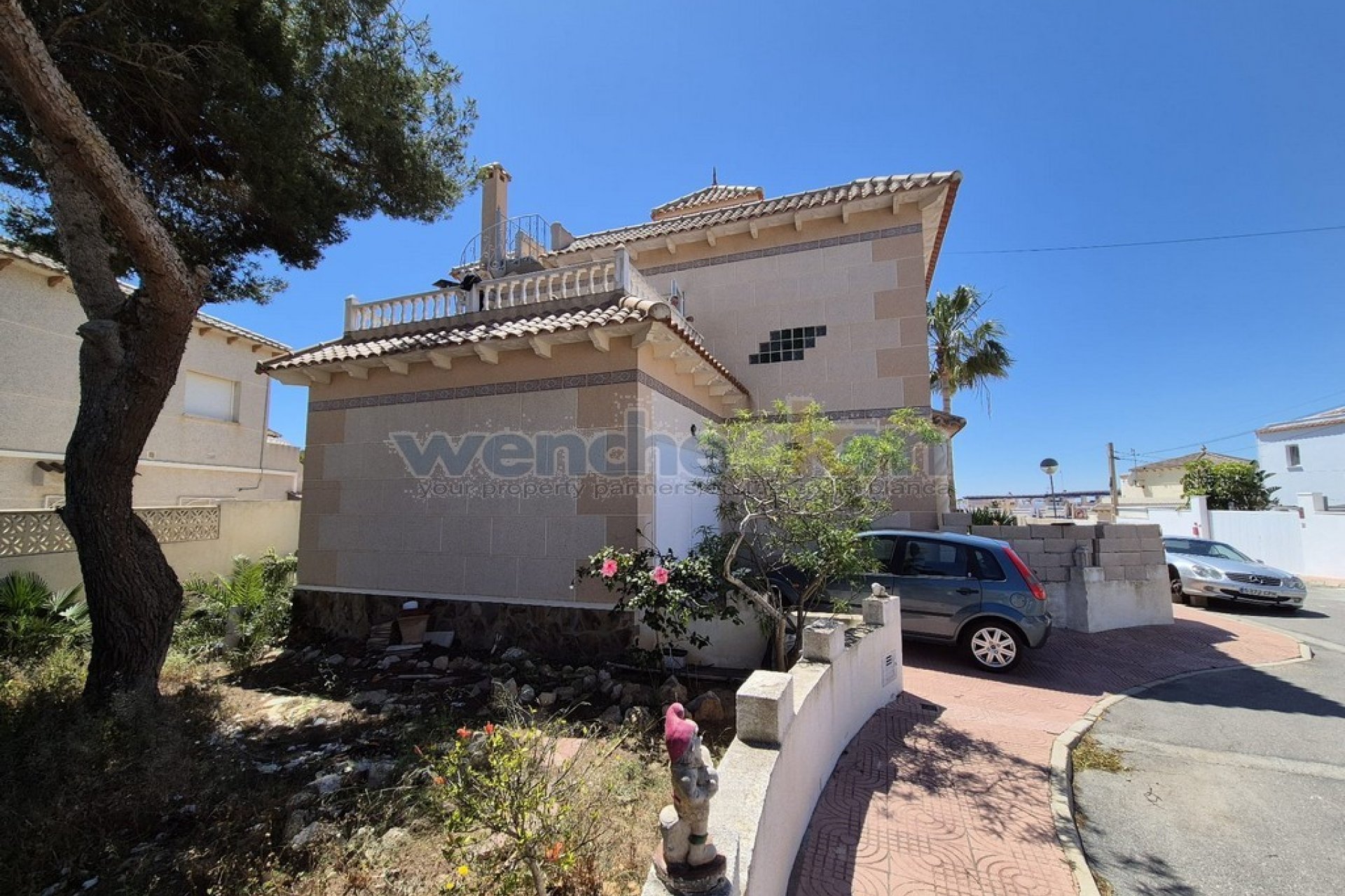 Wiederverkauf - Freistehende Villa -
San Miguel de Salinas