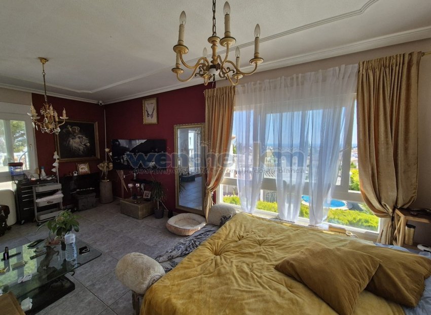 Wiederverkauf - Freistehende Villa -
San Miguel de Salinas