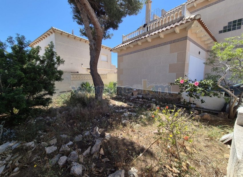 Wiederverkauf - Freistehende Villa -
San Miguel de Salinas