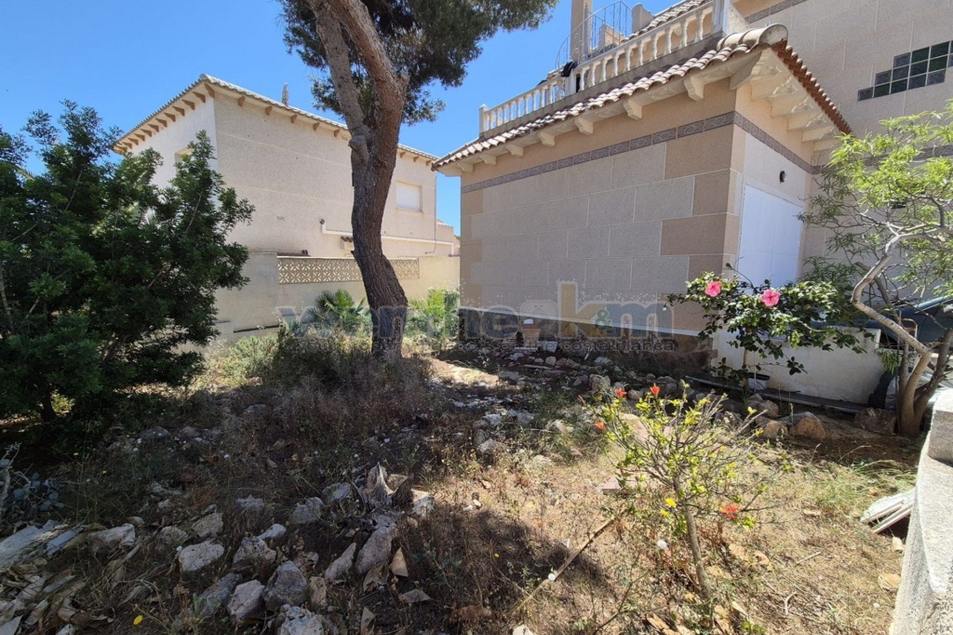 Wiederverkauf - Freistehende Villa -
San Miguel de Salinas