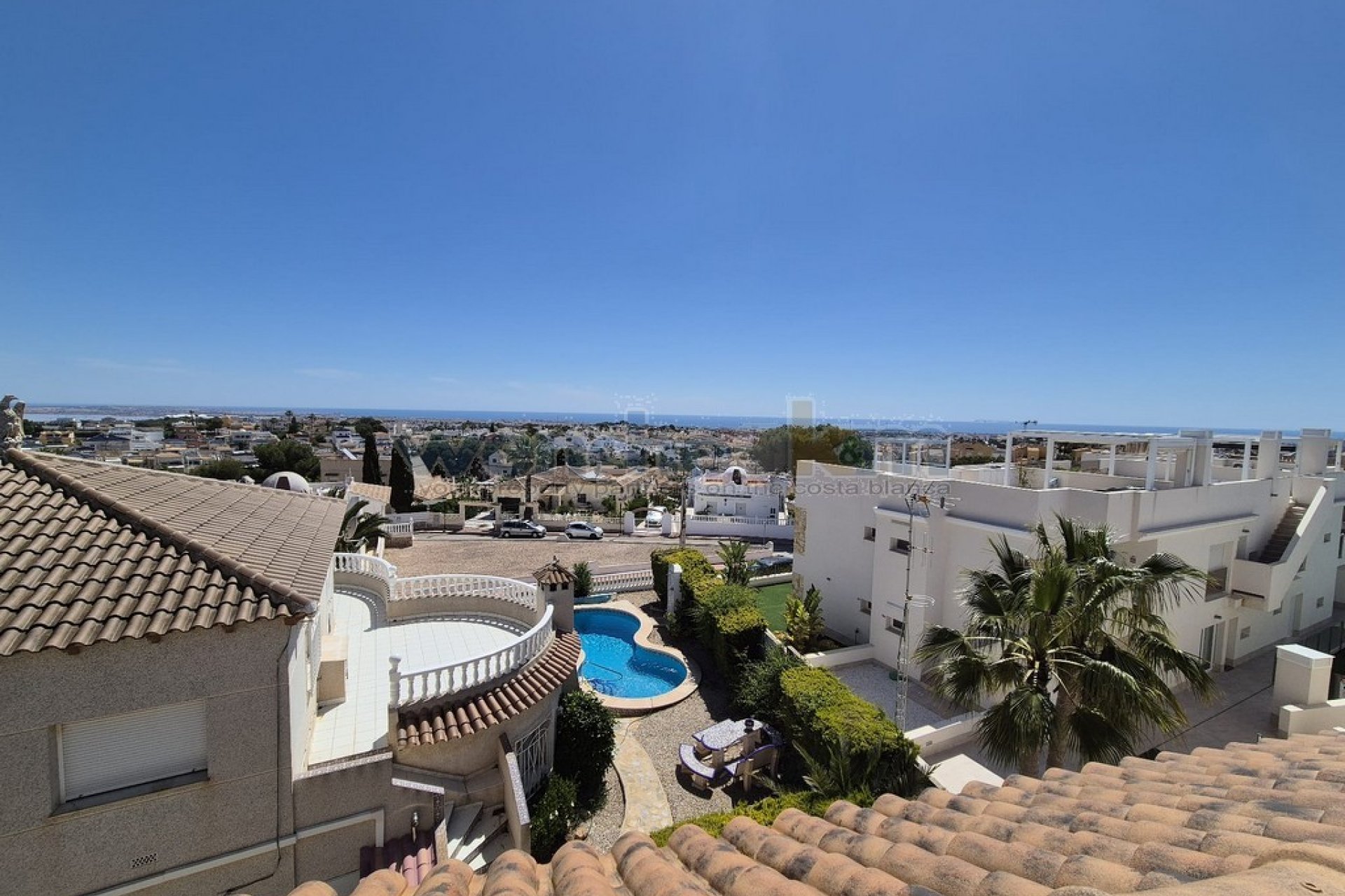 Wiederverkauf - Freistehende Villa -
San Miguel de Salinas