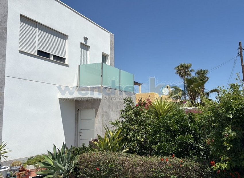 Wiederverkauf - Freistehende Villa -
Torrevieja - La Siesta - El Salado -  Torreta