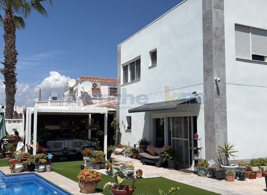 Wiederverkauf - Freistehende Villa -
Torrevieja - La Siesta - El Salado -  Torreta