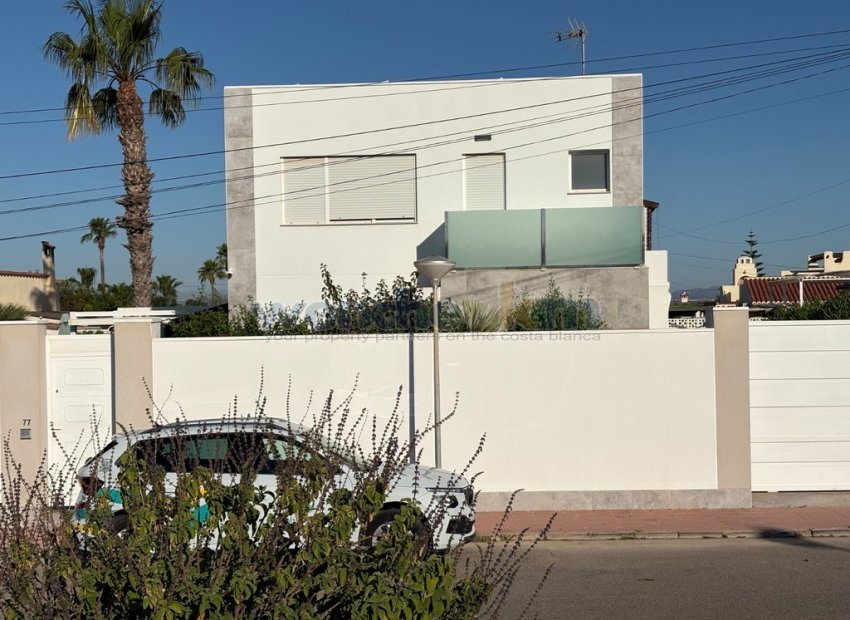 Wiederverkauf - Freistehende Villa -
Torrevieja - La Siesta - El Salado -  Torreta