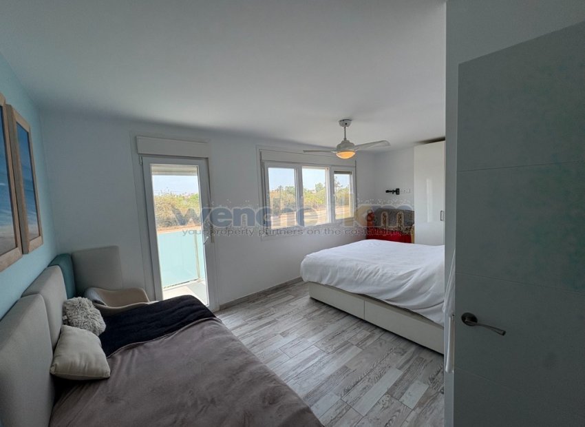 Wiederverkauf - Freistehende Villa -
Torrevieja - La Siesta - El Salado -  Torreta