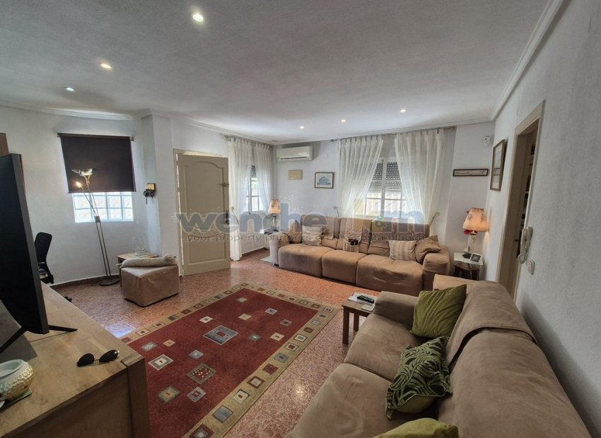 Wiederverkauf - Freistehende Villa -
Torrevieja
