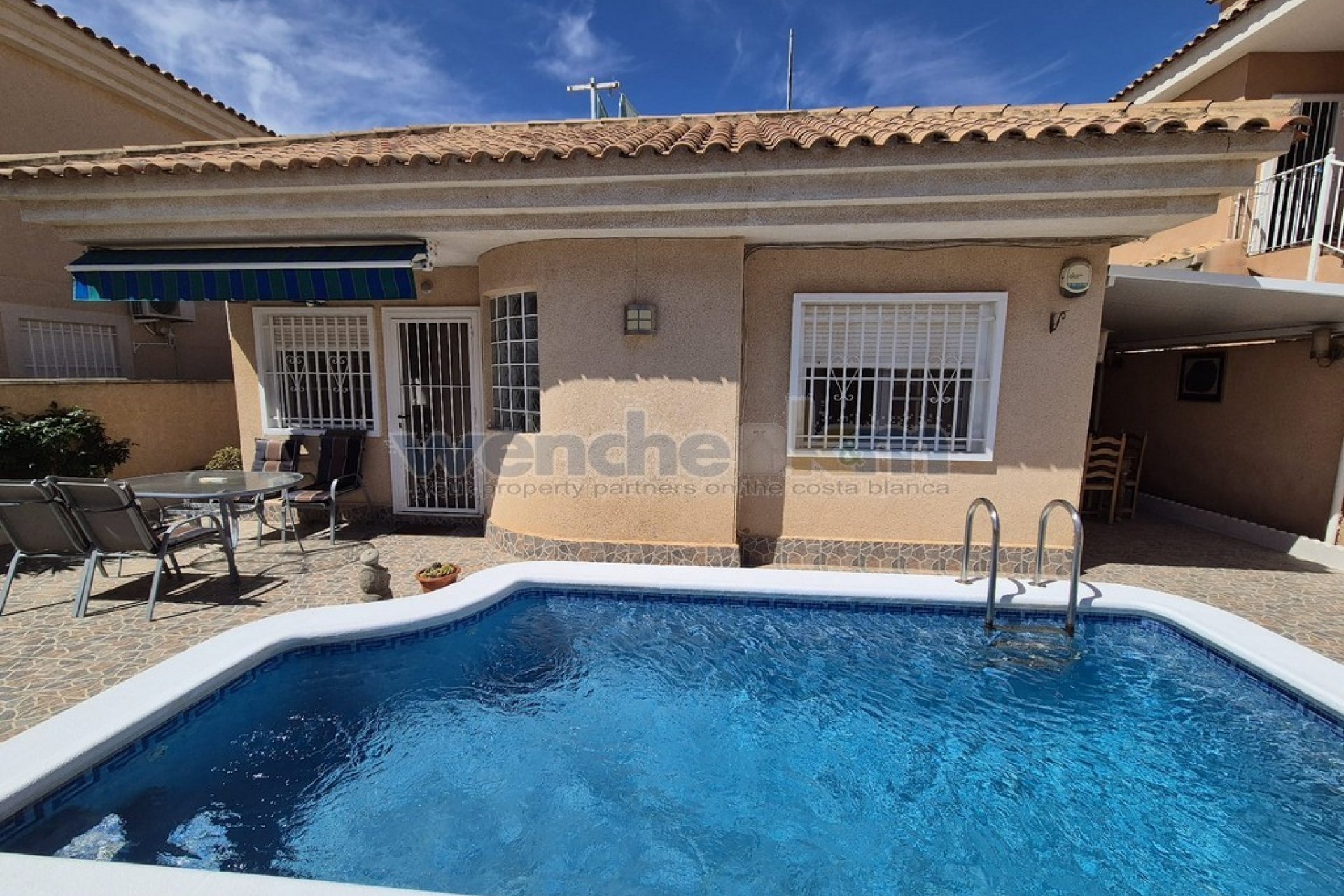Wiederverkauf - Freistehende Villa -
Torrevieja