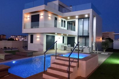 Obra nueva - Villa independiente -
Dehesa de Campoamor