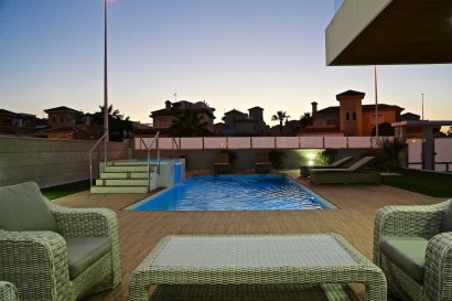Obra nueva - Villa independiente -
Dehesa de Campoamor