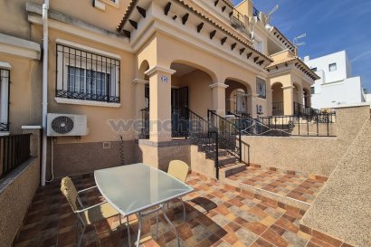 Resale - Terraced House -
Orihuela Costa - Villamartín