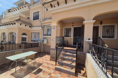 Resale - Terraced House -
Orihuela Costa - Villamartín